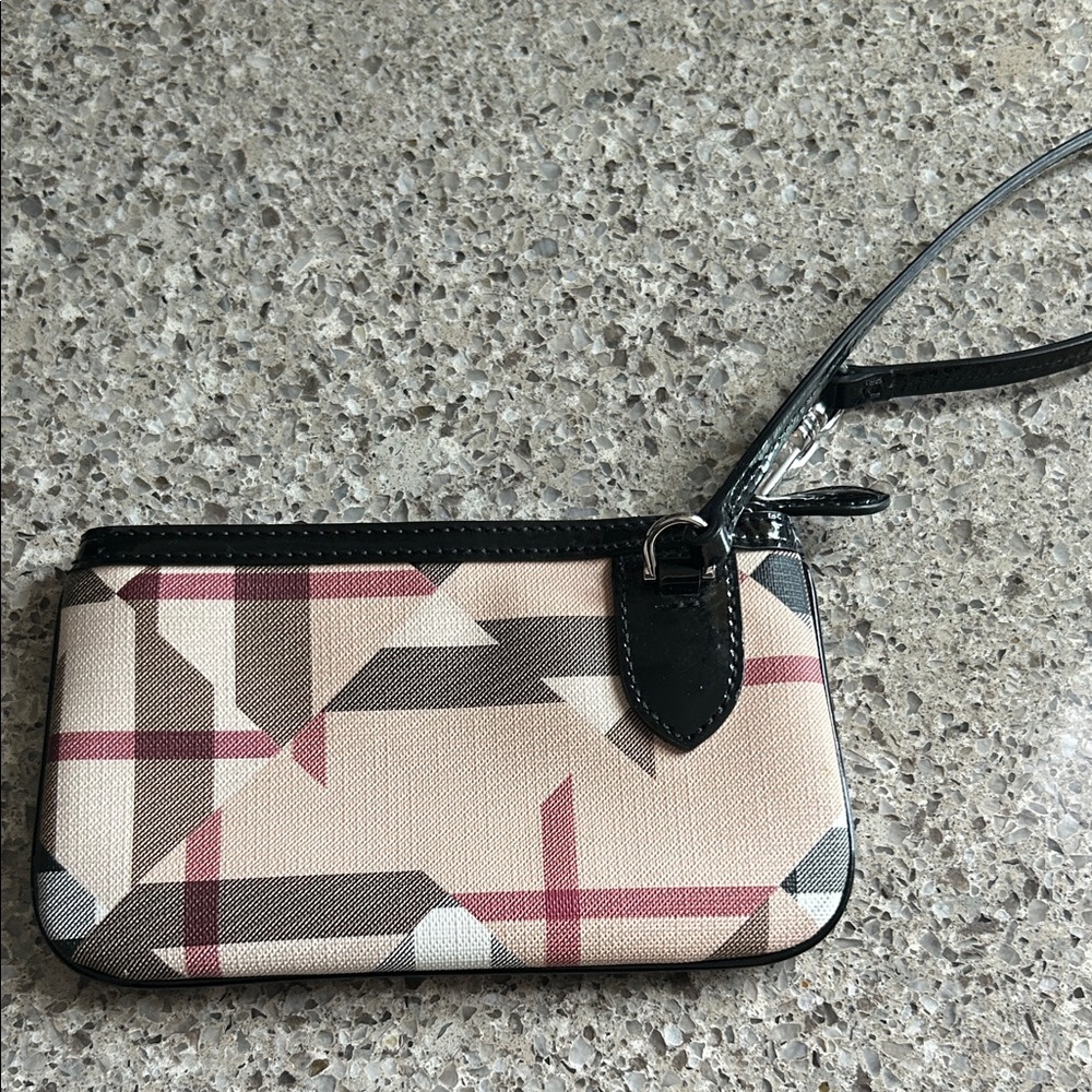 Chic Geometric Wristlet with Black Accents